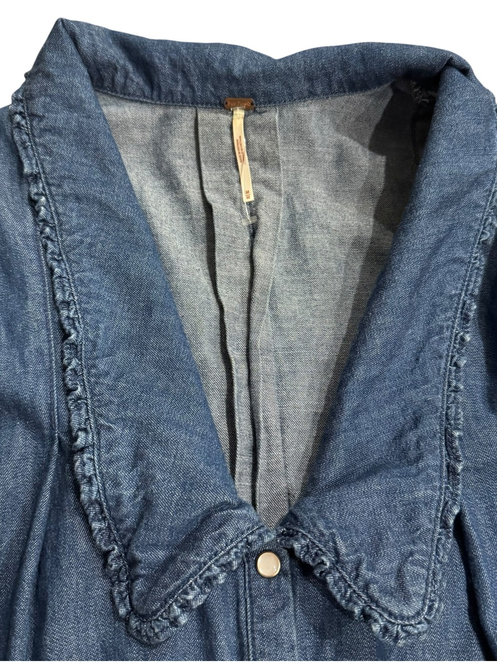 Free People Charlie Denim Top Oversized Snap Front Size M Chambray Cotton - Picture 4 of 8